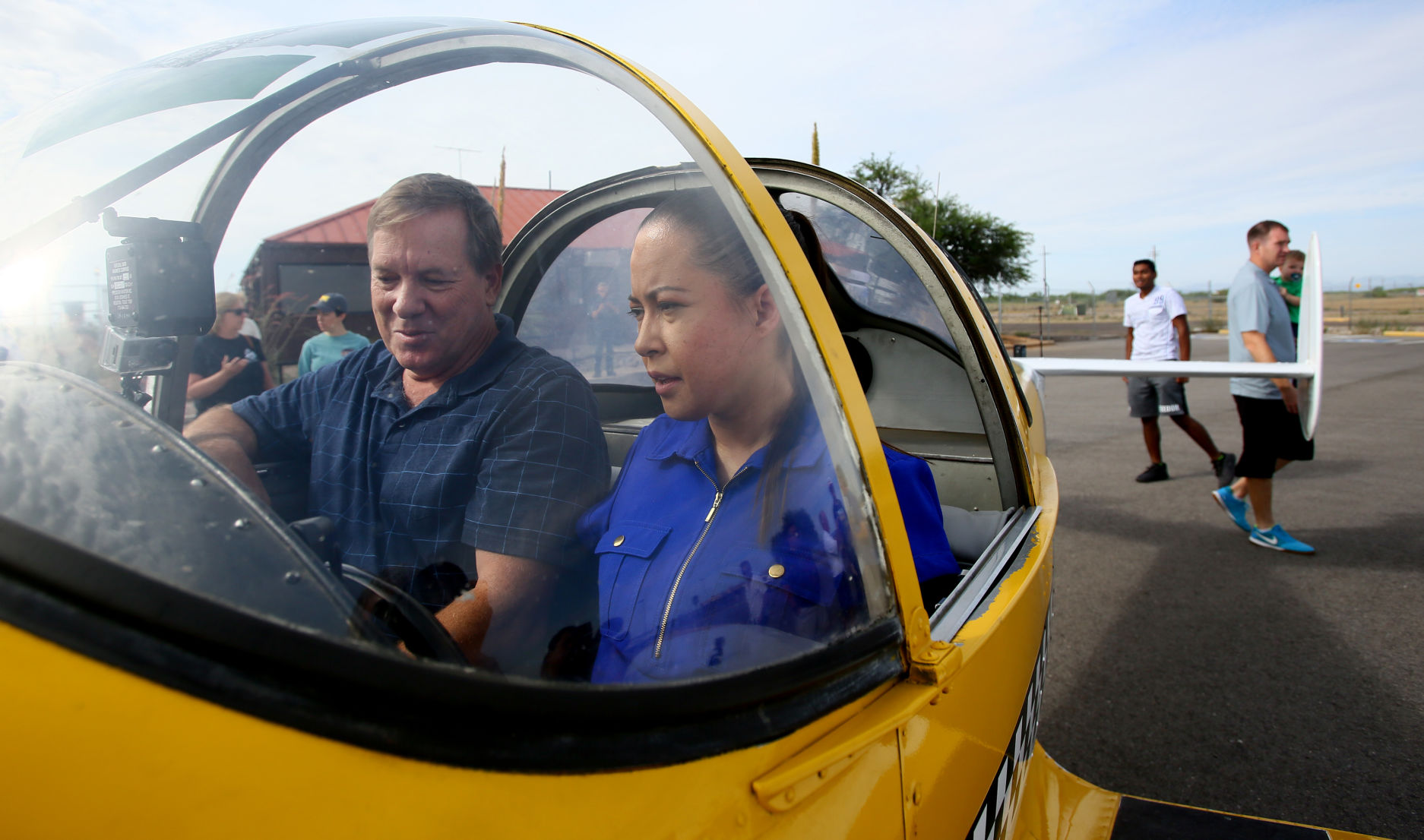 New airplane for Jessica Cox